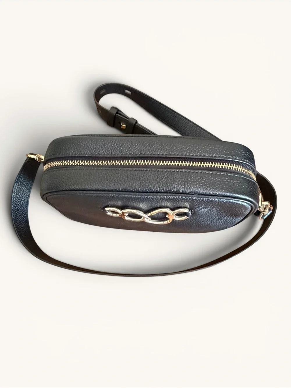 kate spade Black Pebbled Leather Camera Infinite Bag with Gold Hardware